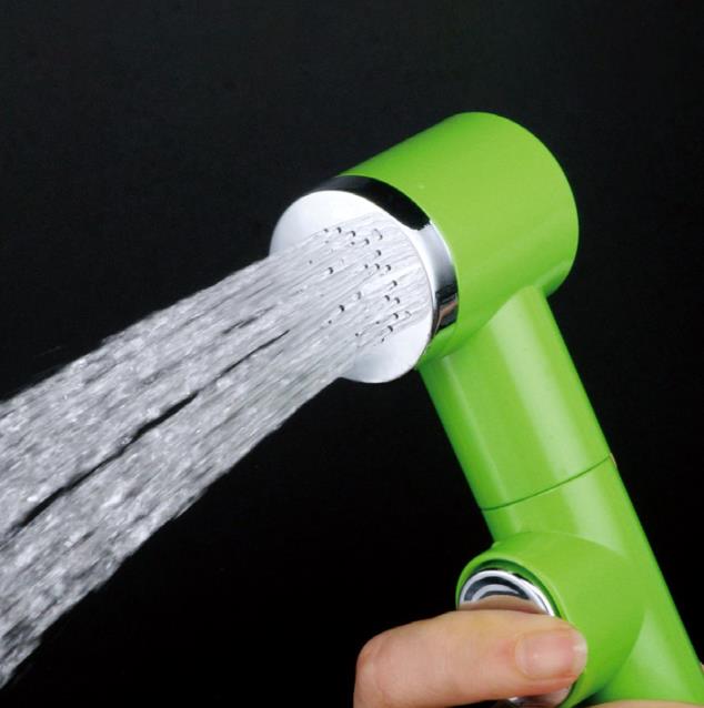 Pulvérisateur de bidet à eau chaude de type push pour toilettes