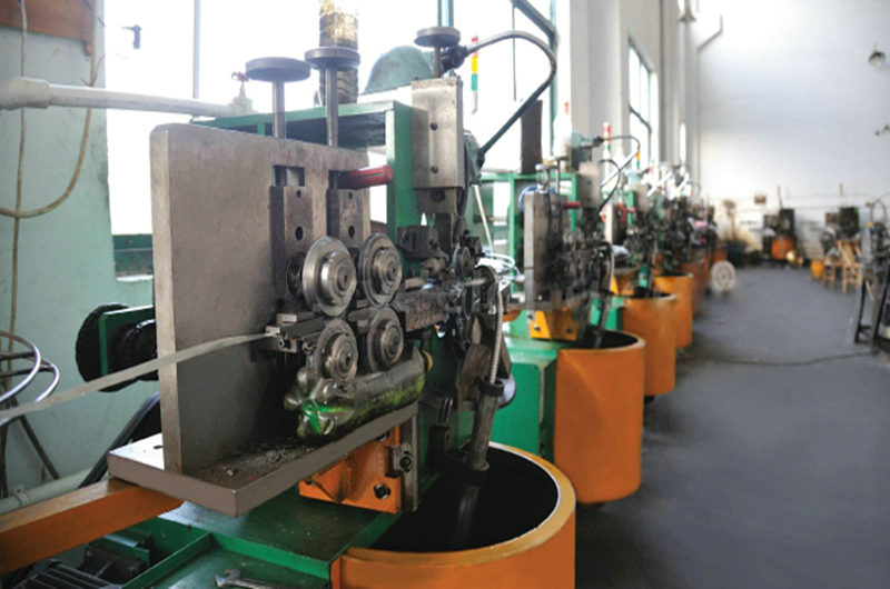 Machine à tuyaux